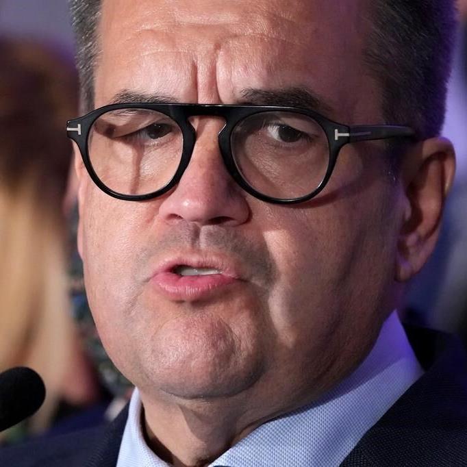 Former Montreal mayor Denis Coderre on tour, eyeing run for Quebec Liberal leadership